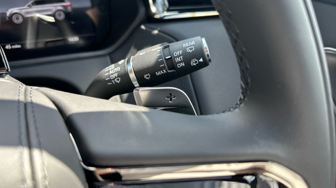 Land Rover Range Rover Velar 3.0 D300 MHEV Belgravia Edition 5dr Auto Diesel Estate - Image 46